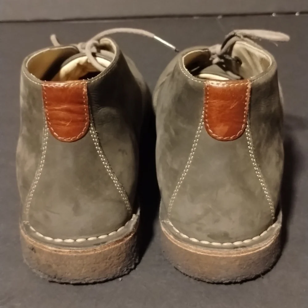 Murphy Donnelson Sheepskin men's gray Suede Chukka Boot Sz 9 Good condition